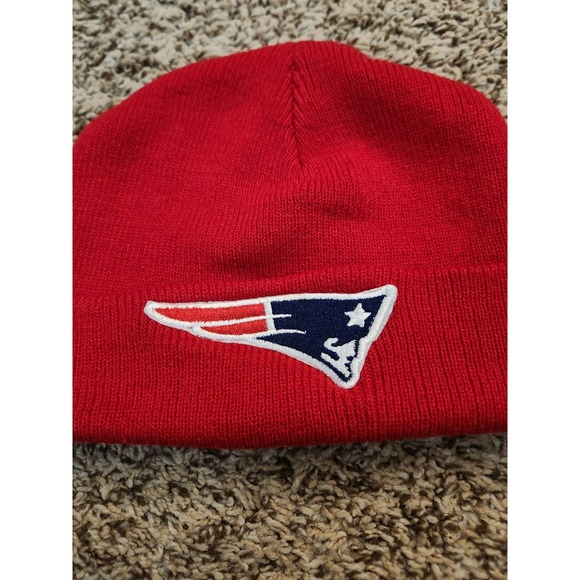 Officially Licensed NFL New England Patriots Embroidered Logo Red Beanie Hat - Picture 2 of 5